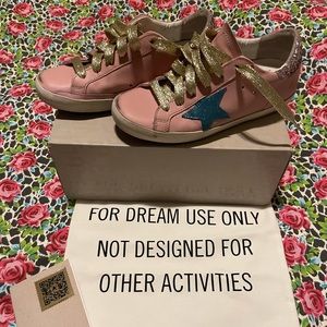 Private Edition Golden Goose Sneakers Vintage Pink with turquoise stars